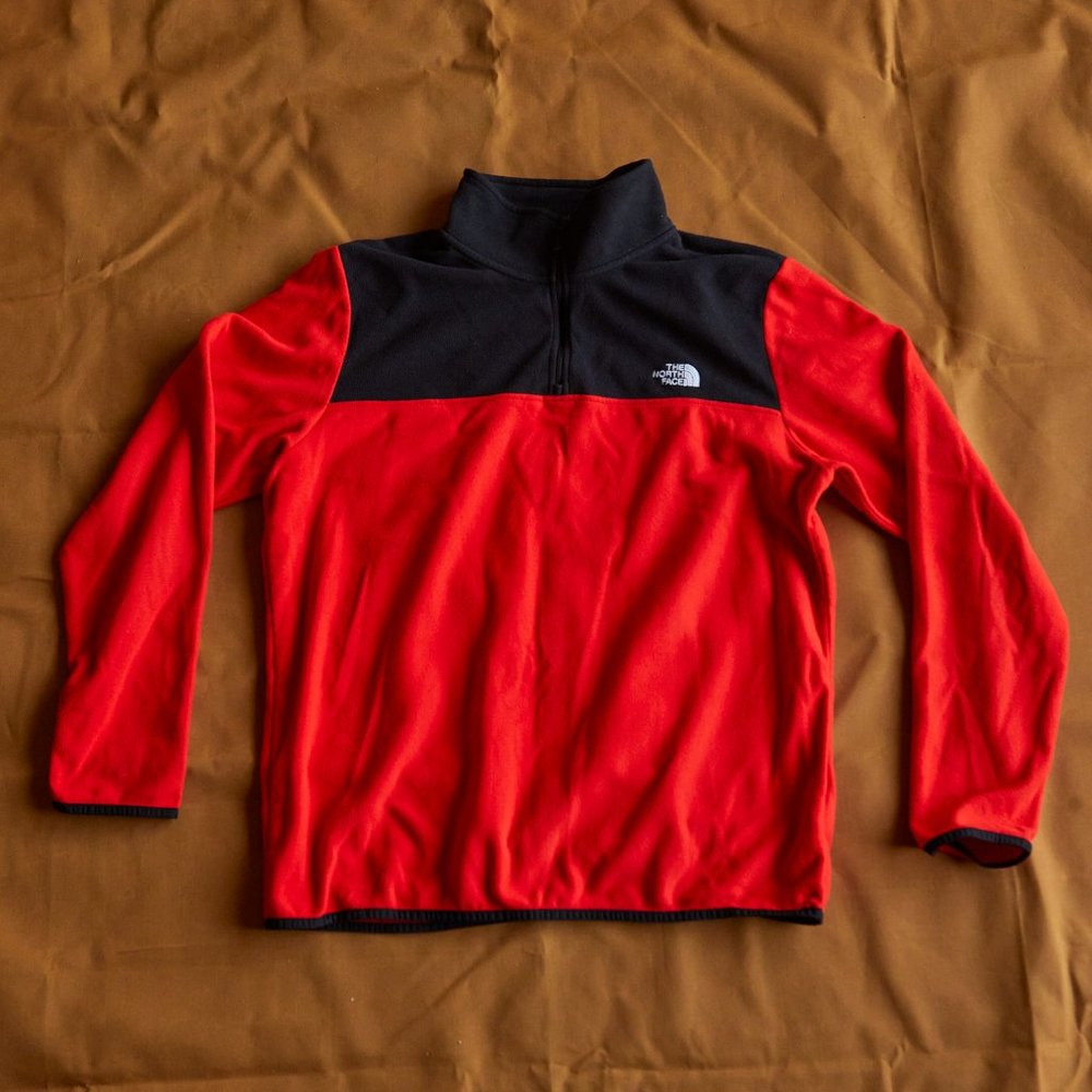 North Face Mens quarter zip fleece - LARGE